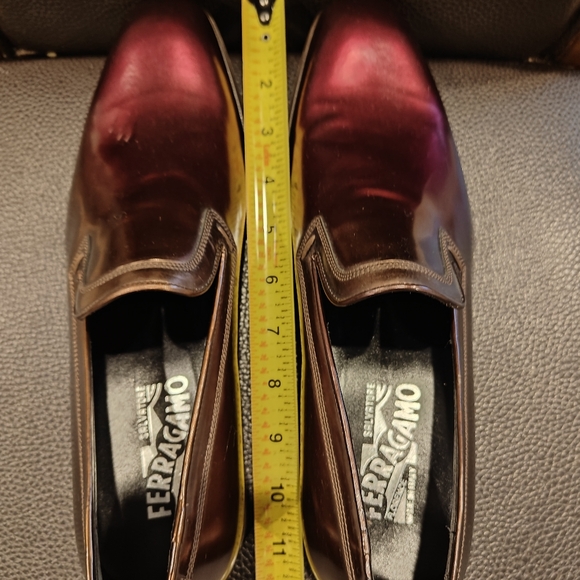 Salvatore Ferragamo 8.5 wine two tone shoe $325 - Picture 8 of 8